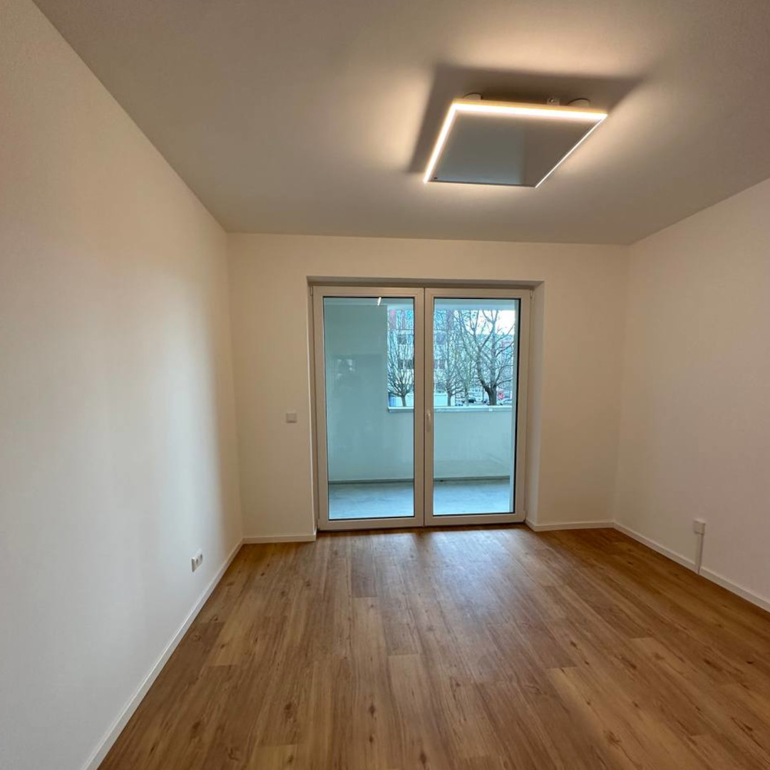 TimoLeukefeld's tweet photo. Wie sieht ein hochgradig #energieautark #sanierter #Plattenbau eigentlich von innen aus? Die folgenden Bilder geben einen Einblick in die Führung, die wir vor Kurzem mit zahlreichen Interessenten in Aschersleben geben durften. https://t.co/mVsvqv98CT