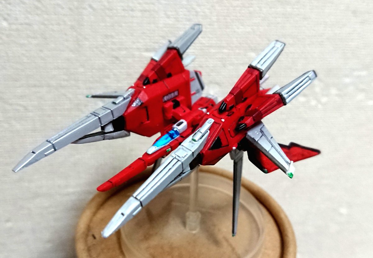 AriagePan's tweet photo. フィギャアのプチ改造。フィン作ろうとして失敗したプラバンが机の片隅にこんもり溜まってる😓 https://t.co/WPQXatWIk9