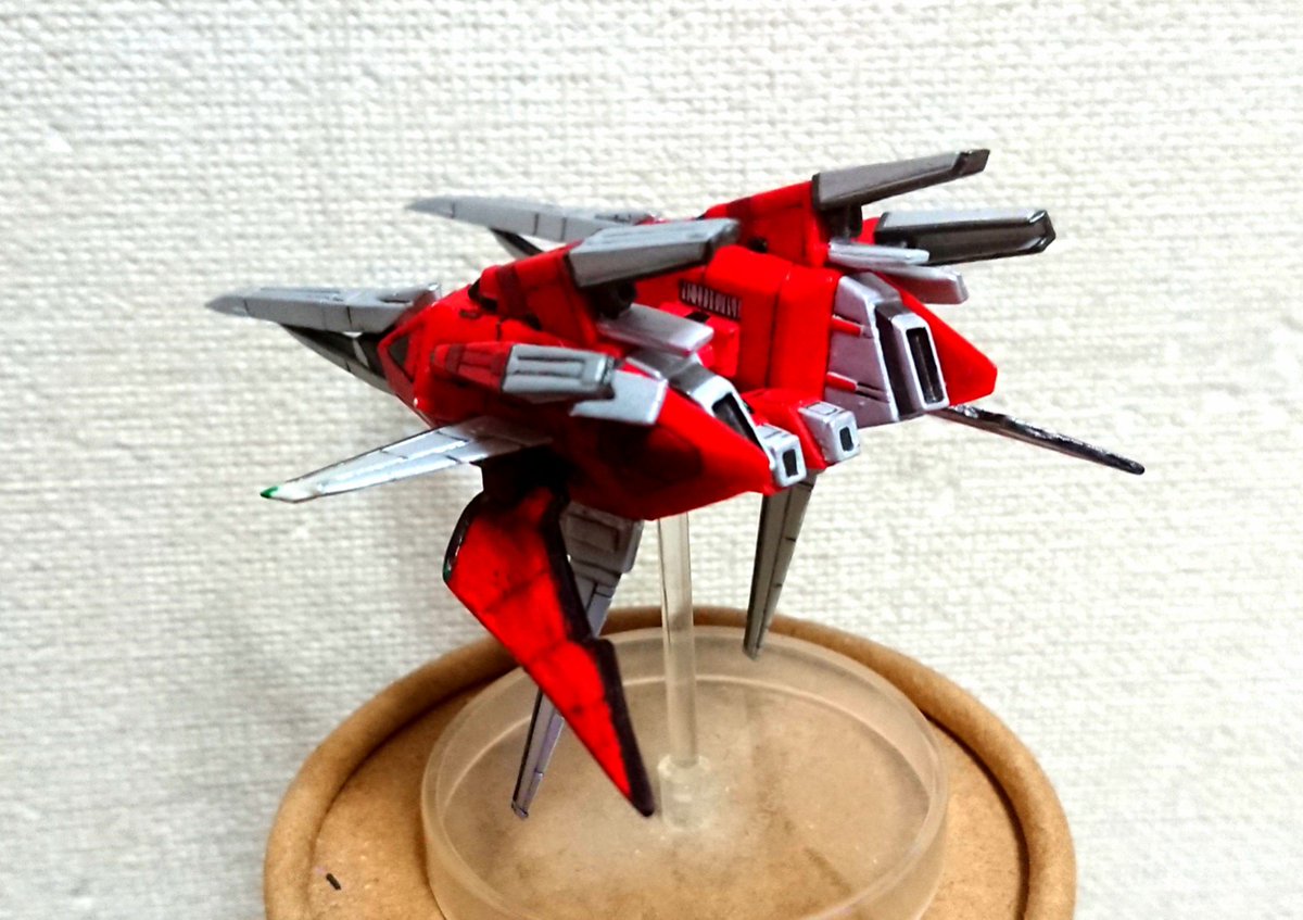 AriagePan's tweet photo. フィギャアのプチ改造。フィン作ろうとして失敗したプラバンが机の片隅にこんもり溜まってる😓 https://t.co/WPQXatWIk9