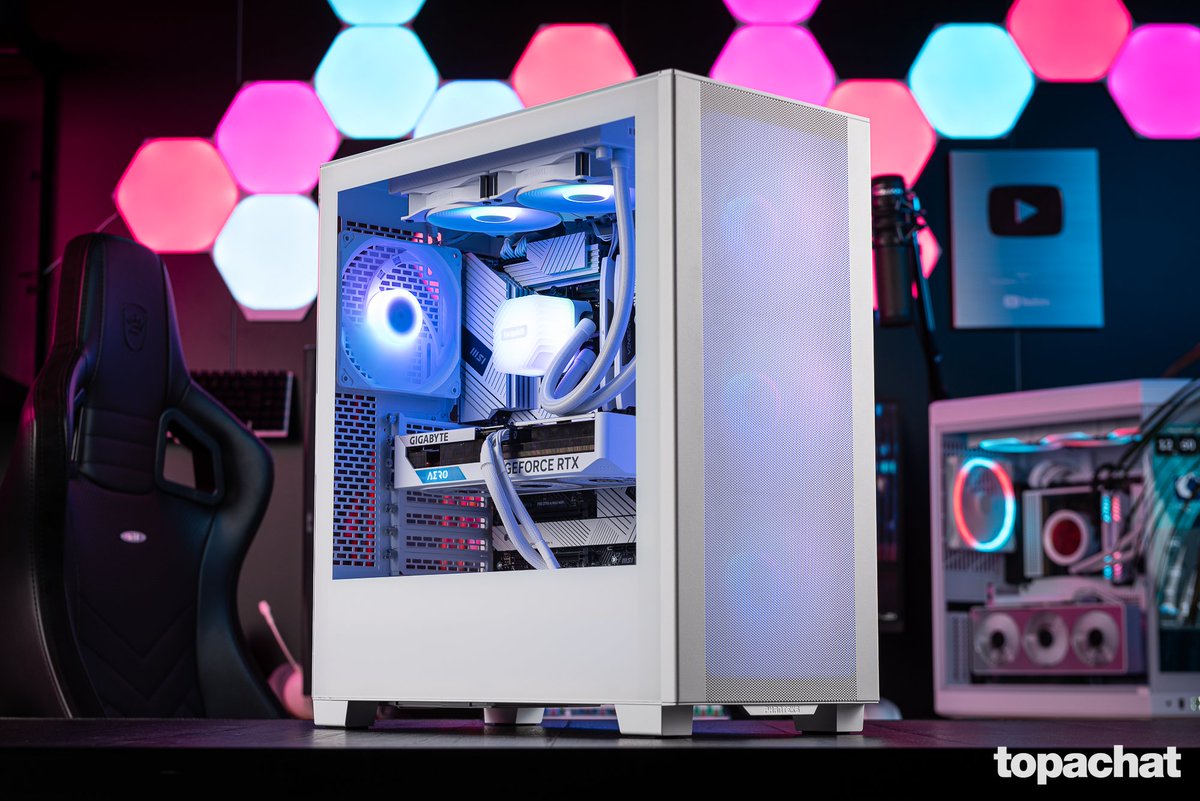 TopAchat's tweet photo. 🎄 #PetitPapaTopAchat
#Setup7 : Focus sur le PC Gamer ECLIPSE équipé de @WindowsFrance 11 !

https://t.co/CEolR9y1cb

Participe ici !
https://t.co/KK18J1FR83 https://t.co/zeMUc4Wqar