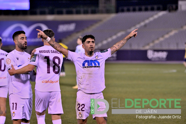 eldeportedejaen's tweet photo. ⚽️ Las fotos de la victoria del @RealJaenCF frente al Atlético Marbellí

📸 Imágenes de @JuandeOrBea 

Galería completa aquí👇🏻
https://t.co/AXF1l0p9ot https://t.co/4XvzR8qVTY