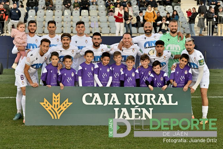 eldeportedejaen's tweet photo. ⚽️ Las fotos de la victoria del @RealJaenCF frente al Atlético Marbellí

📸 Imágenes de @JuandeOrBea 

Galería completa aquí👇🏻
https://t.co/AXF1l0p9ot https://t.co/4XvzR8qVTY