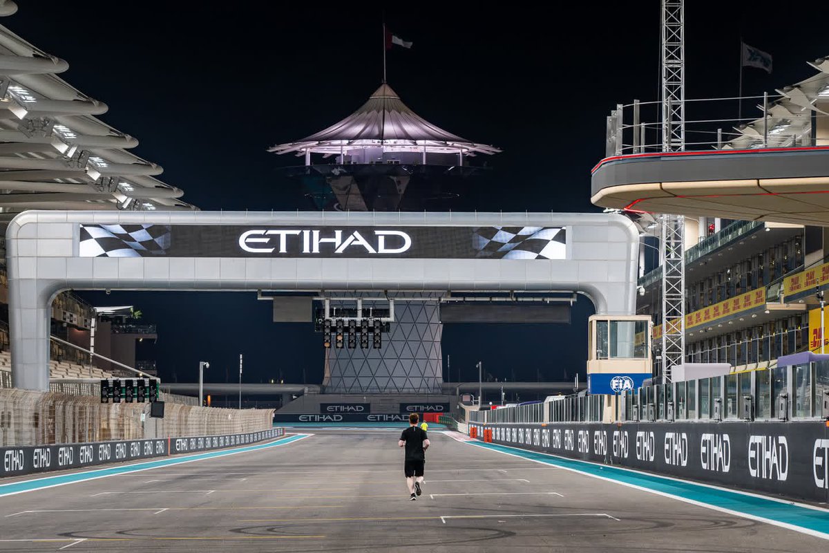 virtualstatman's tweet image. Before my second spinal surgery in April, one of the neurosurgeons said my athletic recovery goal was to be fit enough to run one lap of the Yas Marina circuit in December.  On Sunday night, 251 days after leaving the operating table, the goal of lapping Yas Marina became reality