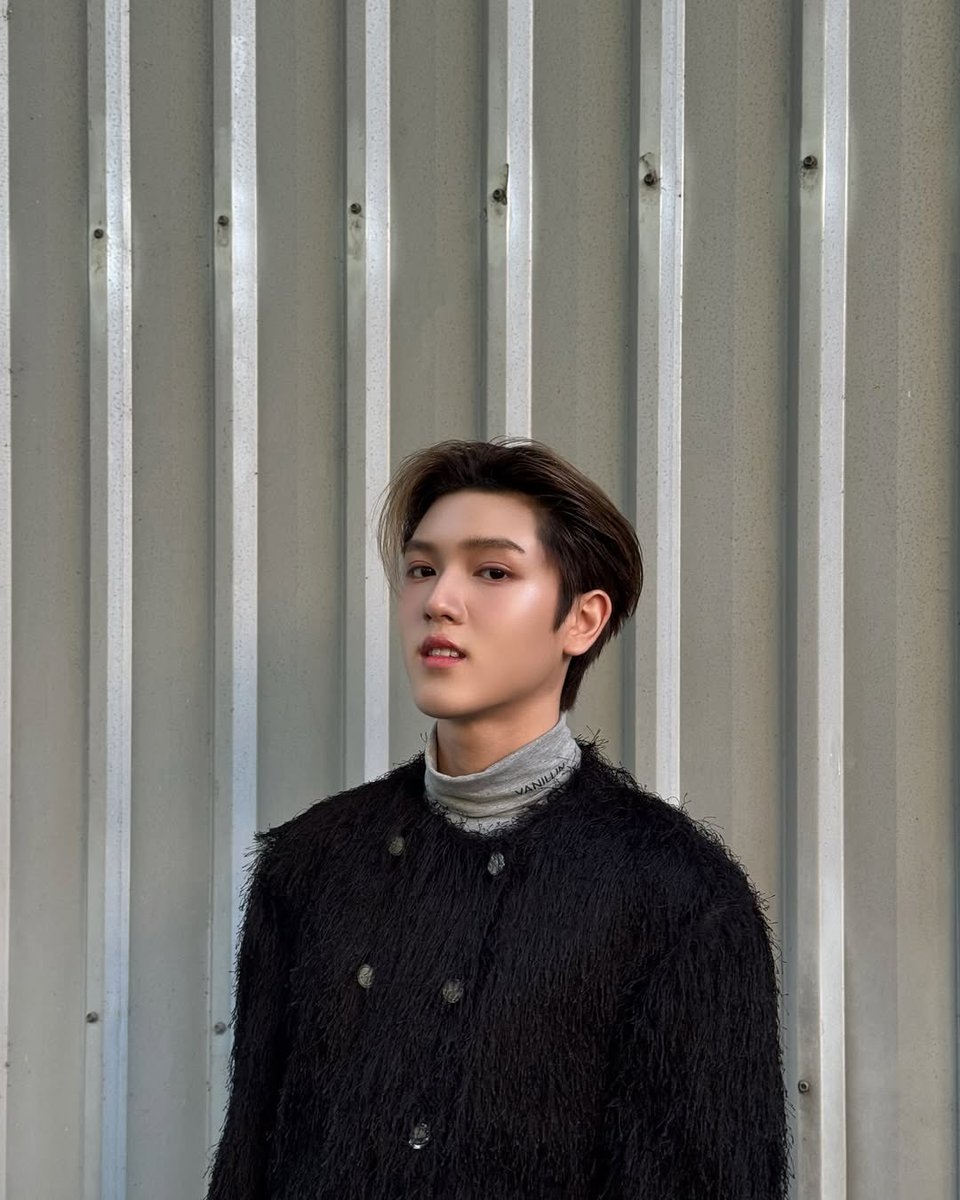 kkkaitod's tweet photo. วิว หล่อ จัง  🤏🏻💕 #CHEESEchayapol https://t.co/9mOYZIoAdY