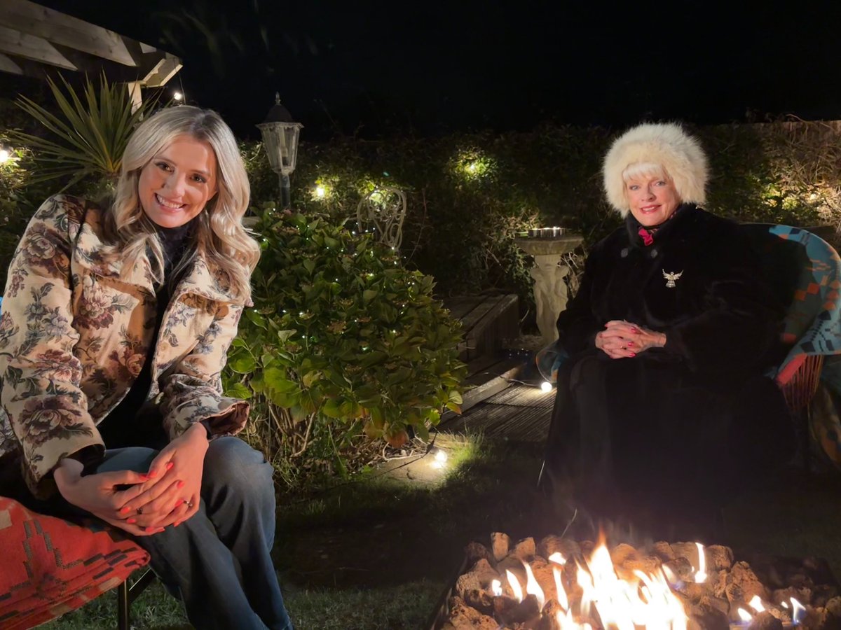 S4C 🏴 (@s4c) on Twitter photo Y cyflwynydd a'r actores Jenny Ogwen fydd yng nghwmni <a href="/elinfflur/">Elin Fflur</a> heno mewn pennod newydd o Sgwrs Dan y Lloer ✨
🌌 Sgwrs Dan y Lloer: Jenny Ogwen
⏰ 20:00 | Heno Y cyflwynydd a'r actores Jenny Ogwen fydd yng nghwmni <a href="/elinfflur/">Elin Fflur</a> heno mewn pennod newydd o Sgwrs Dan y Lloer ✨
🌌 Sgwrs Dan y Lloer: Jenny Ogwen
⏰ 20:00 | Heno