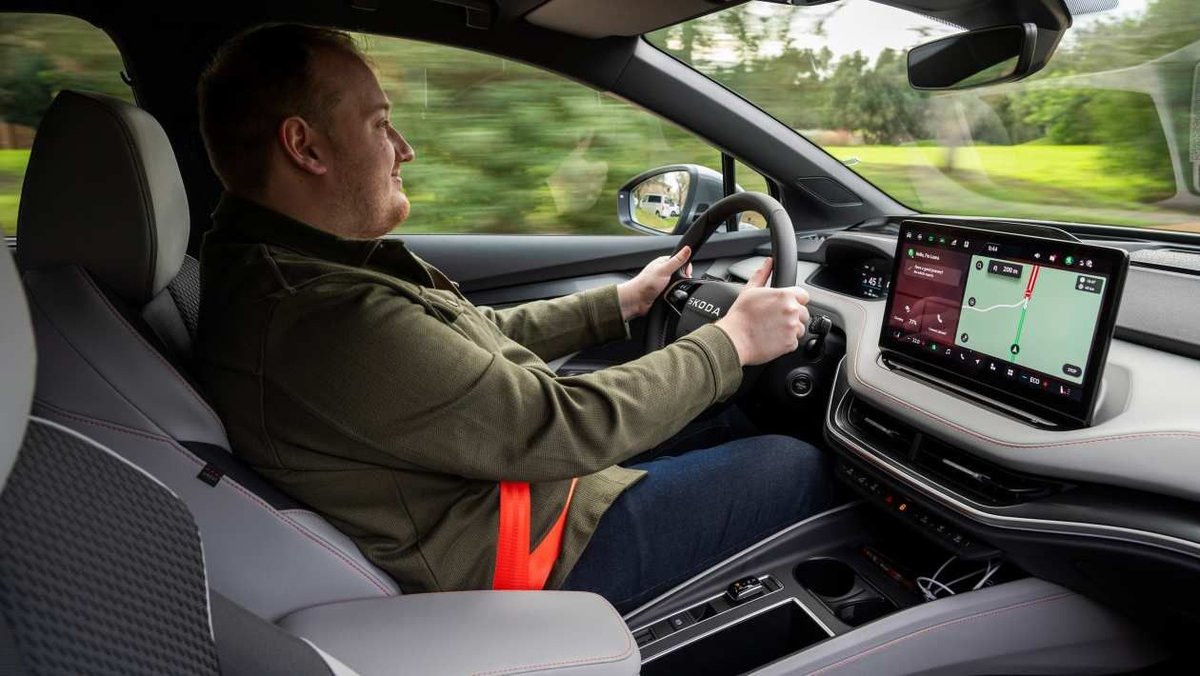AutoExpress tweet picture