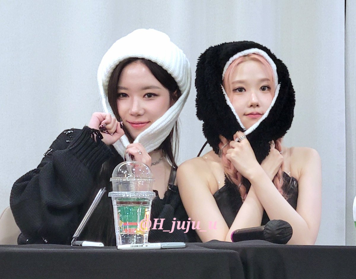 241206 클라씨 대면 팬싸

토끼 03즈🐇🤍

#클라씨 #CLASSy #혜주 #홍혜주 #HYEJU #채원 #윤채원 #CHAEWON #03즈 #아기토깽즈