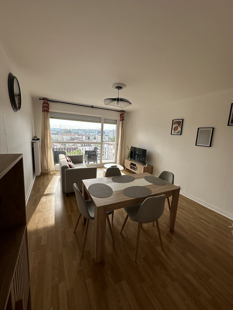 DidineChannel's tweet photo. 🚨 URGENT RECHERCHE COLOCATAIRES 🚨 

🏠 Colocation 3 chambres - Corbeil-Essonnes
- Chambres meublées dans un appart de 76m² en résidence calme et sécurisée avec ascenseur. 

#Location #Colocation #CorbeilEssonnes #IDF https://t.co/KpTBrk0X6u