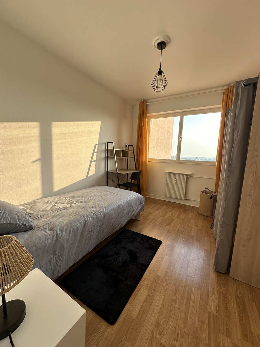 DidineChannel's tweet photo. 🚨 URGENT RECHERCHE COLOCATAIRES 🚨 

🏠 Colocation 3 chambres - Corbeil-Essonnes
- Chambres meublées dans un appart de 76m² en résidence calme et sécurisée avec ascenseur. 

#Location #Colocation #CorbeilEssonnes #IDF https://t.co/KpTBrk0X6u