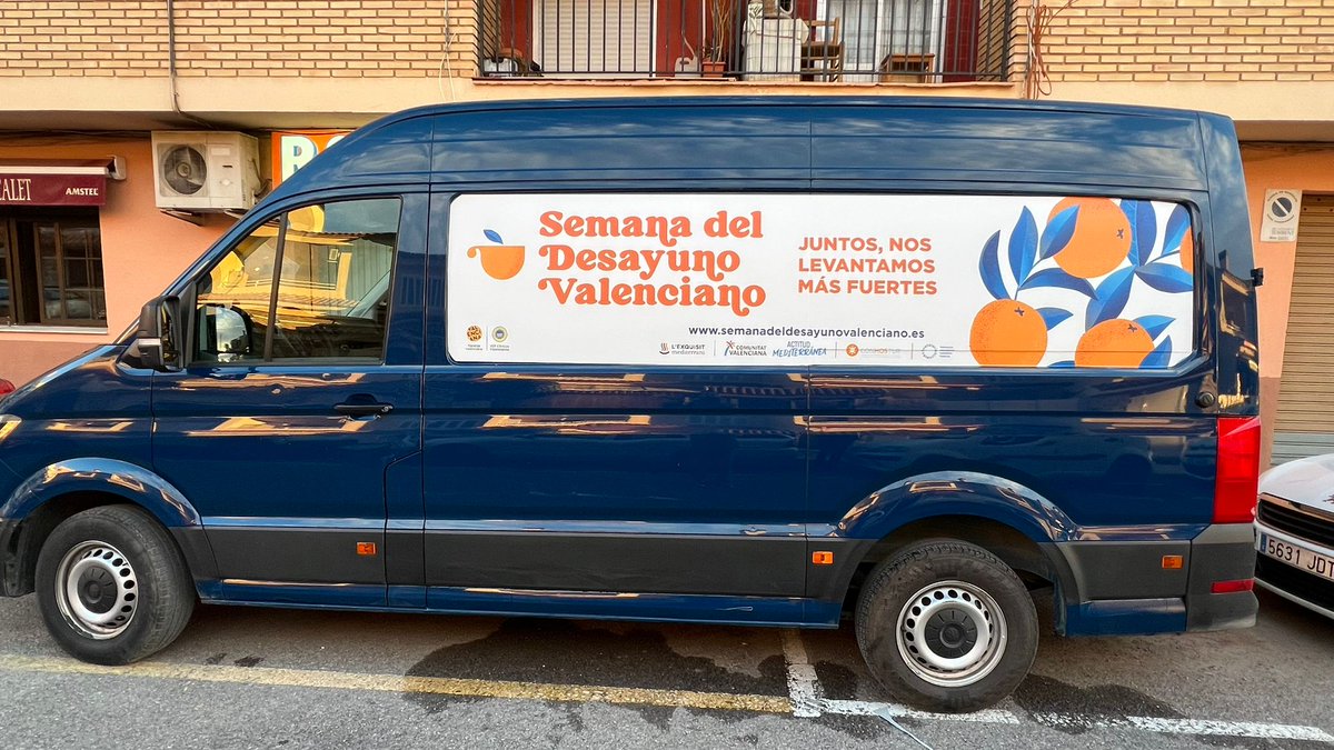 Hemos comenzado el #desayunovalenciano este año también solidario. Nos acercamos a los pueblos afectados por la #Dana. Hoy #Paiporta. Zumo de #naranja de IGP Cítricos Valencianos gratis. Mañana estaremos en #Sedavi#Catarroja