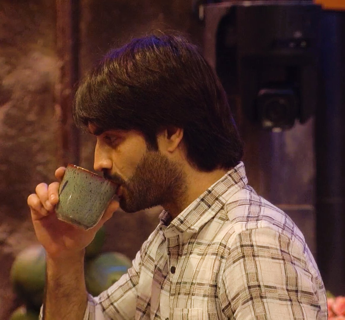 DeepLines00's tweet photo. Correction: 

It’s not #VivianDsena, it’s Handsome Dsena! 🔥👑

Looking so hot and handsome, even caffeine can’t compete with his vibe! ✨❤️‍🔥❤️‍🔥

#BigBoss18 https://t.co/bk36R0s8QB