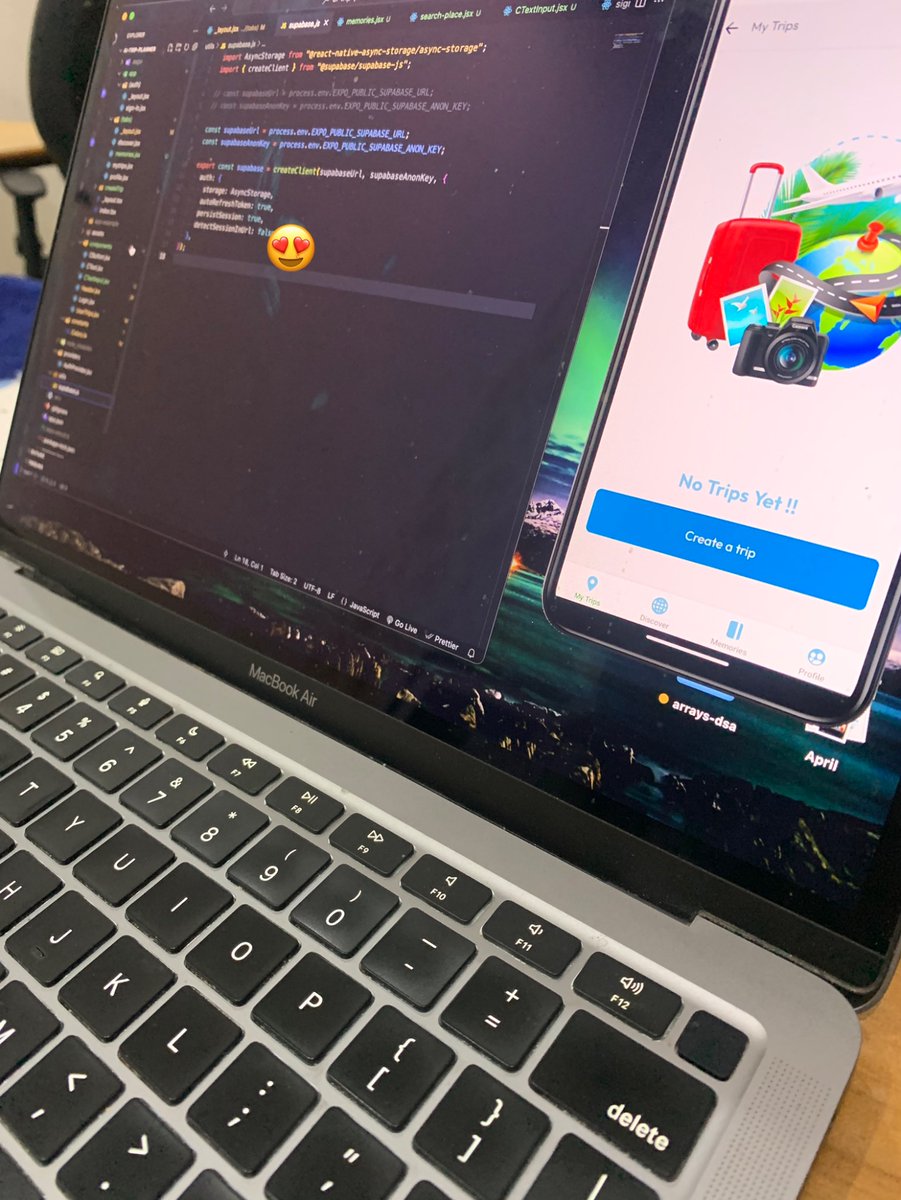 theawesomedev_'s tweet image. been working on 2 side projects, one for #notjusthack @VadimNotJustDev, 
a little sneakpeak of current one

👉🏻expo with expo router
👉🏻added supabase auth 
👉🏻bottom tabs 
wondering if i should add a social login
hopefully will make thm live on playstore by d end of this month 🤞