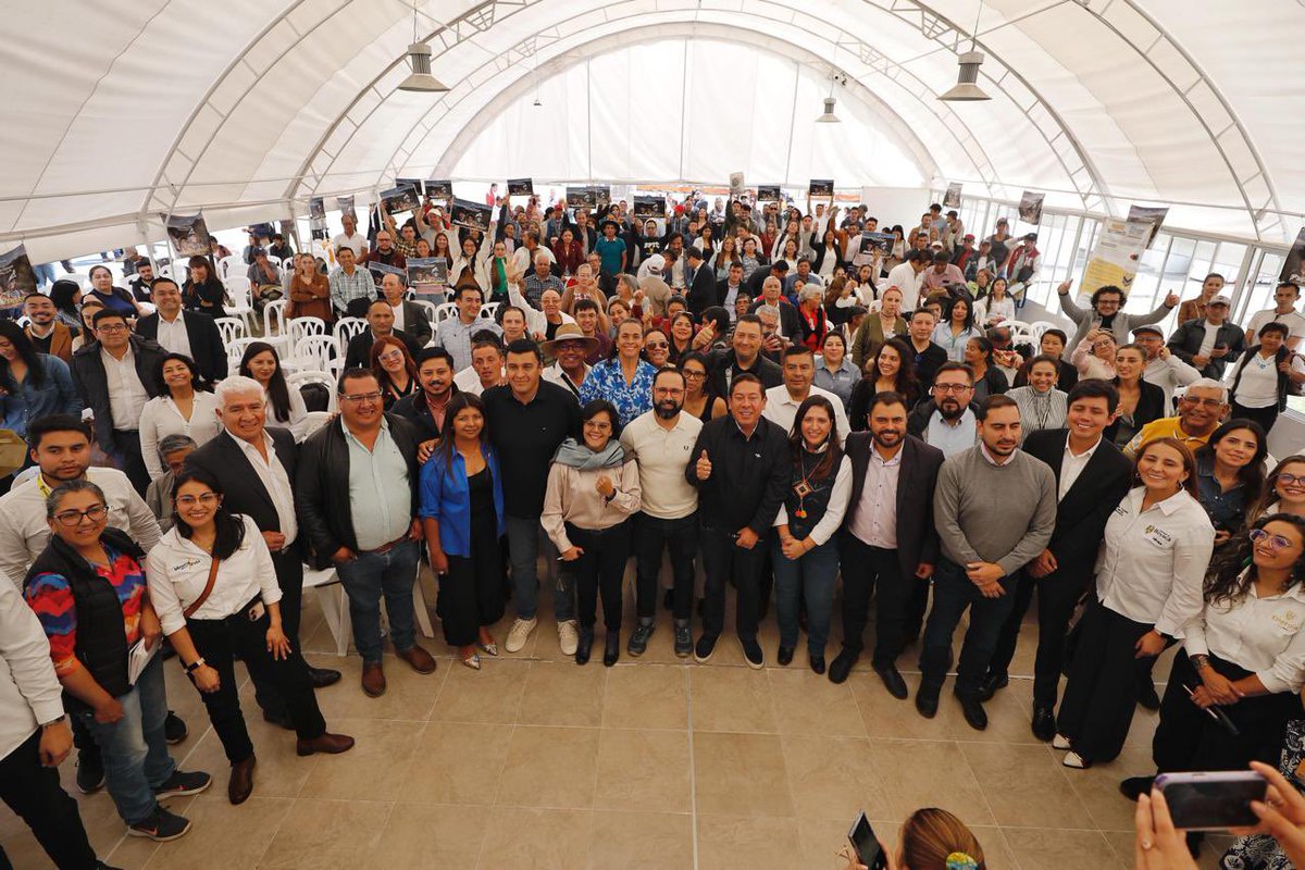 andrescamachom_'s tweet photo. Desde la tierra de mis ancestros, es un placer estar en este acto de inicio del 1er #DistritoMinero especial para la diversificación productiva en la zona Andina (el segundo a nivel nacional). Hoy en Paipa, Boyacá, lanzamos este distrito minero para que gobernemos la minería desde lo popular, con la participación de quienes han hecho la minería de manera histórica, tradicional y ancestral.
#MineríaParaLaVidaYLaPaz