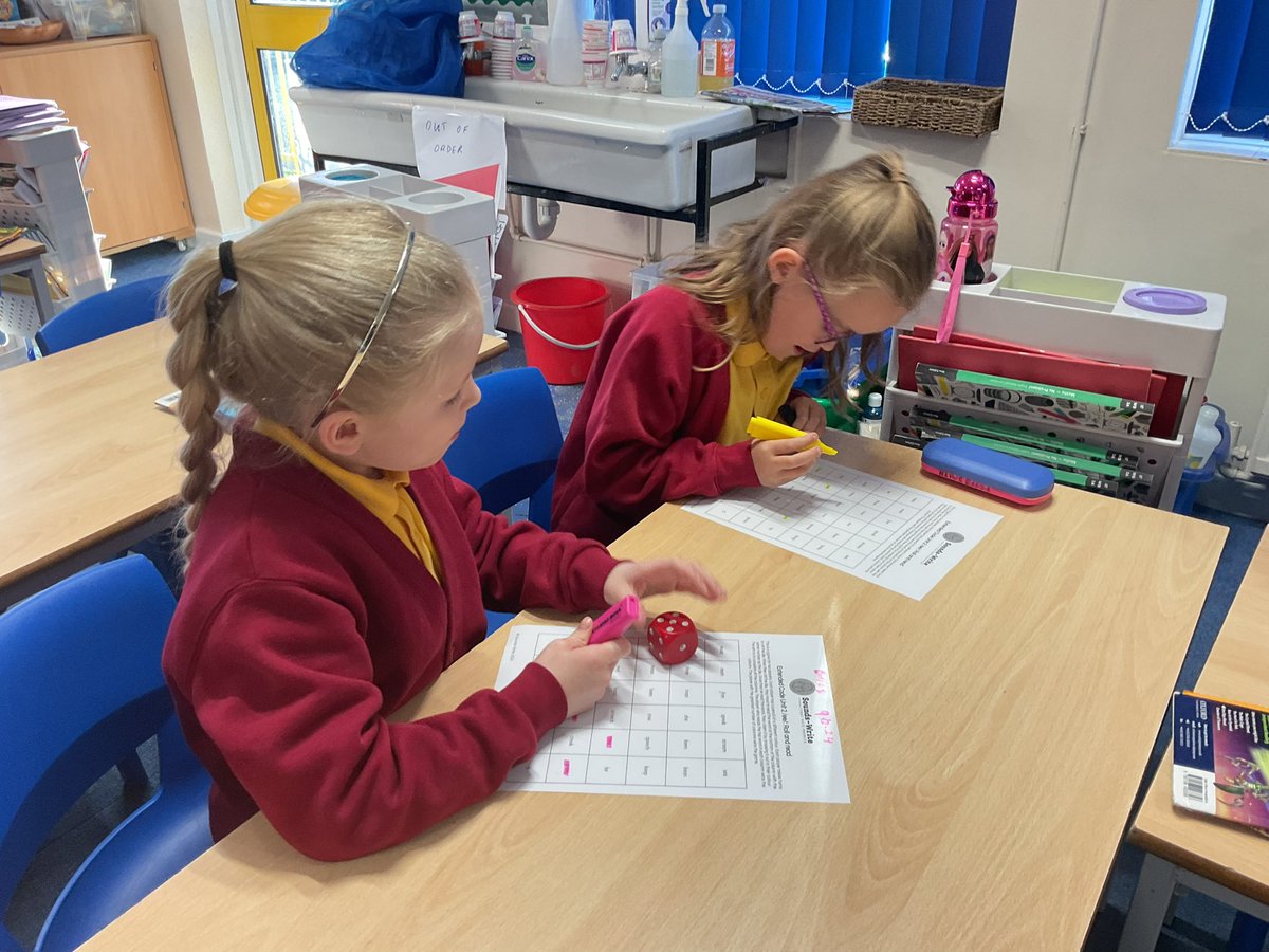 StJamesYear3's tweet photo. Fantastic Phonics! Our sound of the week /ie/. We are learning to read and write words with this same sound, different spellings. Here we are reviewing Unit 2: /ee/ with a ‘Roll and Read” game. #SoundsWrite @StJamesChorley https://t.co/EF6WQdxLIo