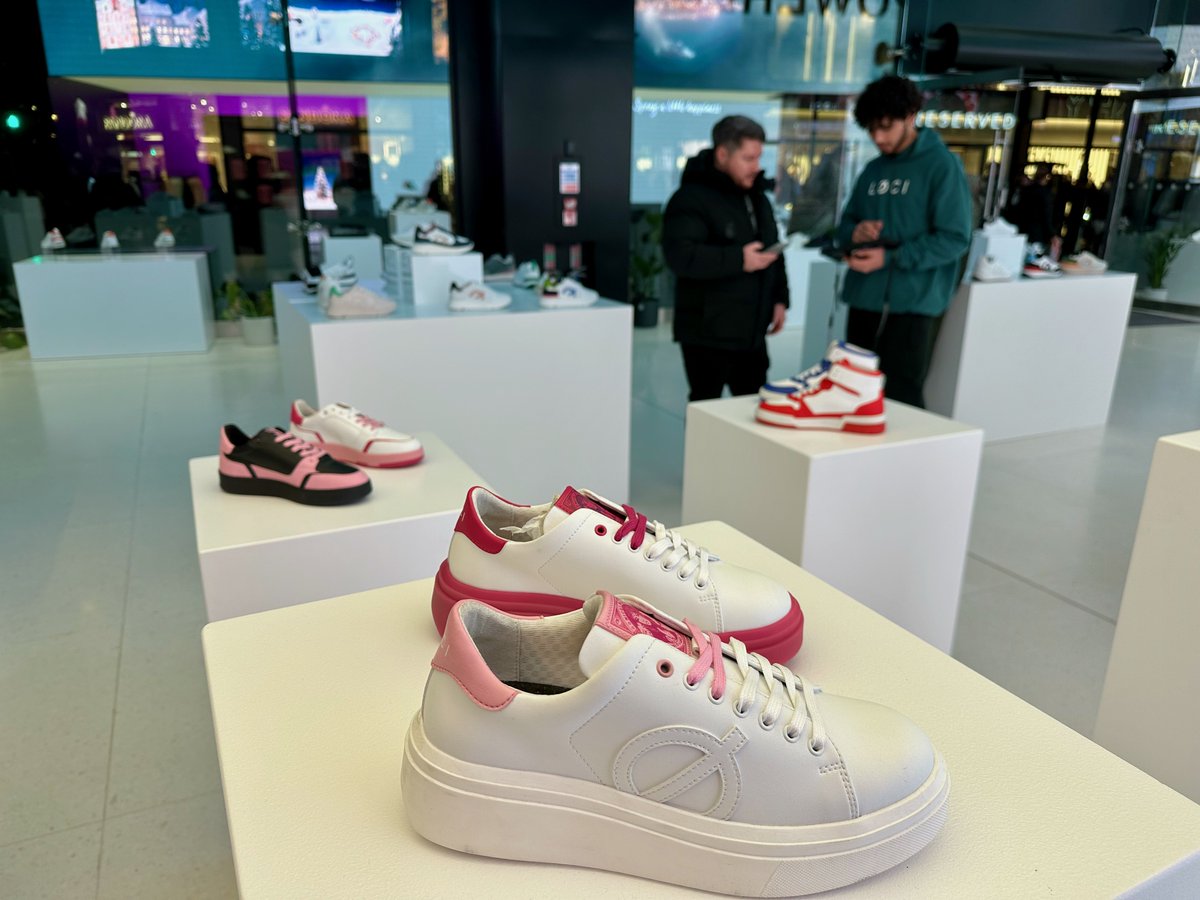 🌟 Transforming retail experiences with <a href="/lociwear/">LØCI</a> and <a href="/Snap/">Snap Inc.</a>. 

We’re excited to power the next-generation immersive retail experience at #FutureStores.

Don't miss the chance to experience it for yourself! LØCI will be welcoming visitors through December 💫