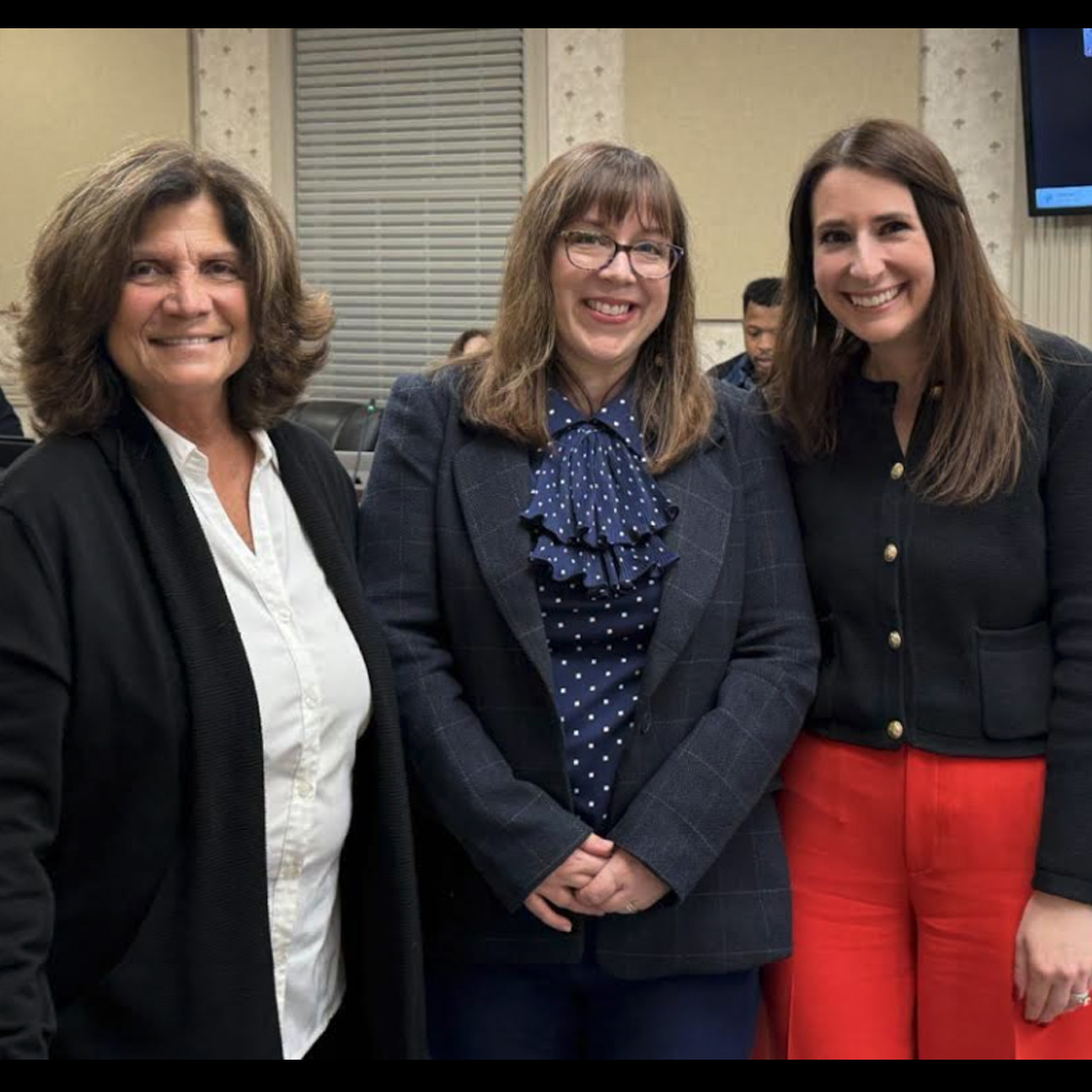 OakmontLibrary's tweet image. We are pleased to welcome the newest members of the Oakmont Carnegie Library Board, Alexandra Taylor, Margaret Soff, and Emily Stimmel! 📚 Your dedication and service to our community are greatly appreciated.