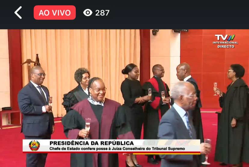 RealVannyDias's tweet photo. "... estamos entregues a bicharada" enquanto sofremos, ELES👇🏽:

#MozambiqueElections 
#MozambiqueElections https://t.co/EGGWmbrqsS