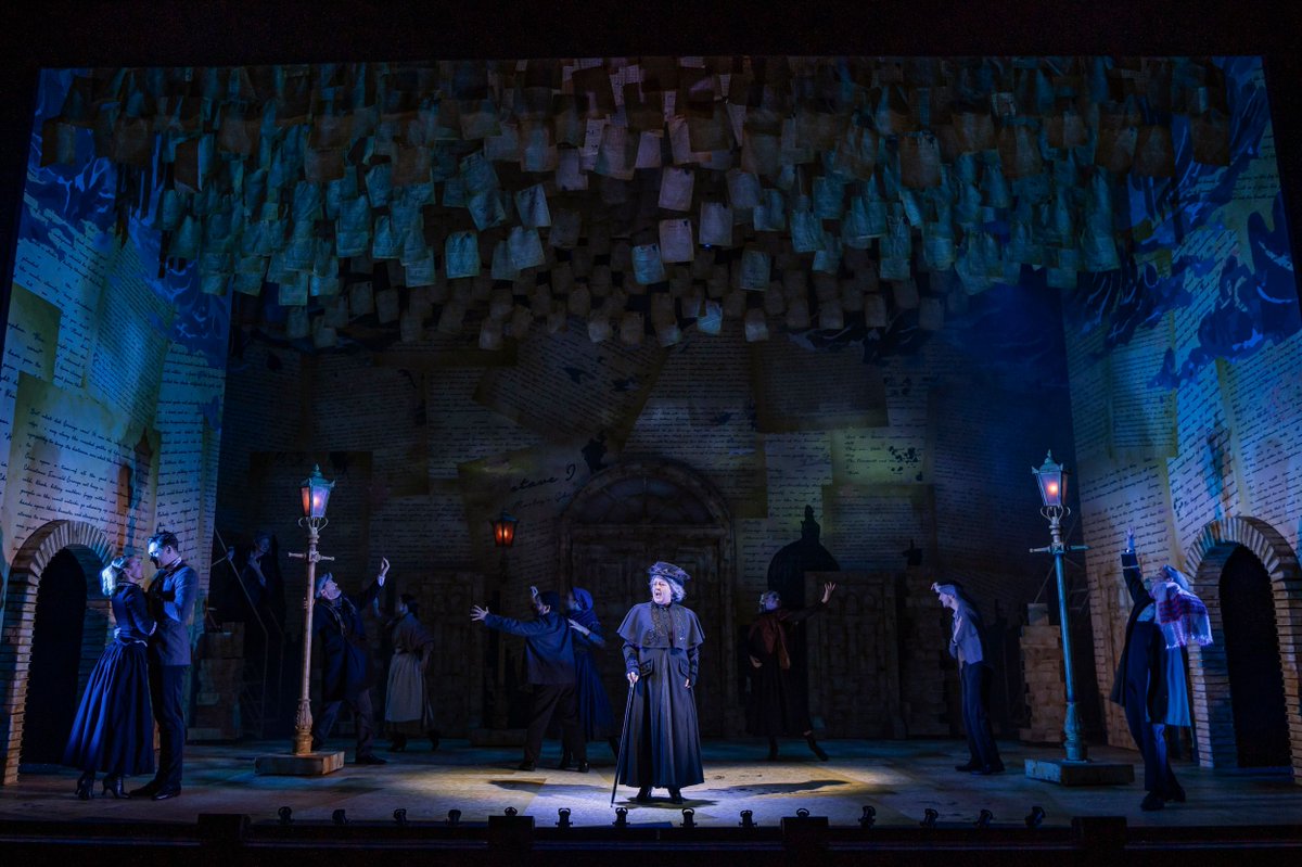 Hear the bells all over London Town how joyously they ring✨

First look of A Christmas Carol at The Lowry which is now open and running until 5th January 2025!

Book now before it’s too late ⏰ 

🎟️ thelowry.com/whats-on/118//…

📸Matt Crockett