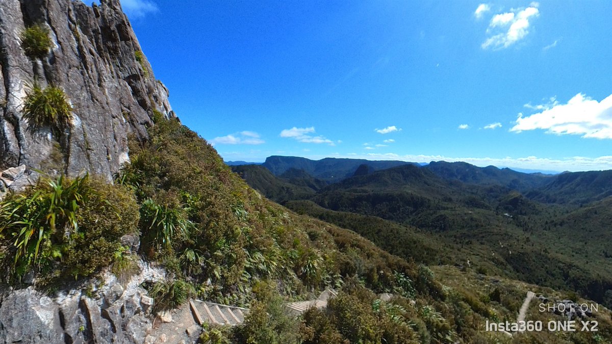 VisualExcursion's tweet photo. Mountain peak
New Zealand
Camera: Insta360 One X2
#newzealand #worldtraveler #nature #explorenewzealand #naturefix https://t.co/kssrJTjO6R