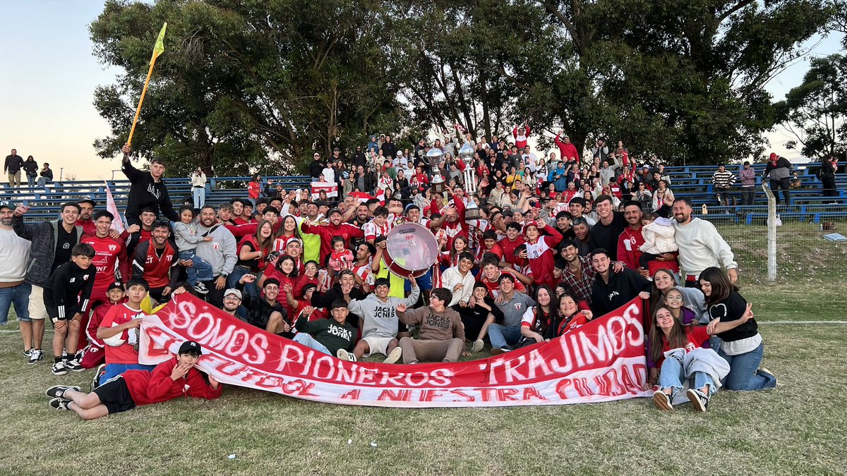 clubsancarlos's tweet photo. 𝐂𝐀𝐌𝐏𝐄𝐎𝐍𝐄𝐒 𝐃𝐄 𝐋𝐈𝐆𝐀 𝐌𝐀𝐘𝐎𝐑🏆🔴⚪️ https://t.co/YGwzRdalKN