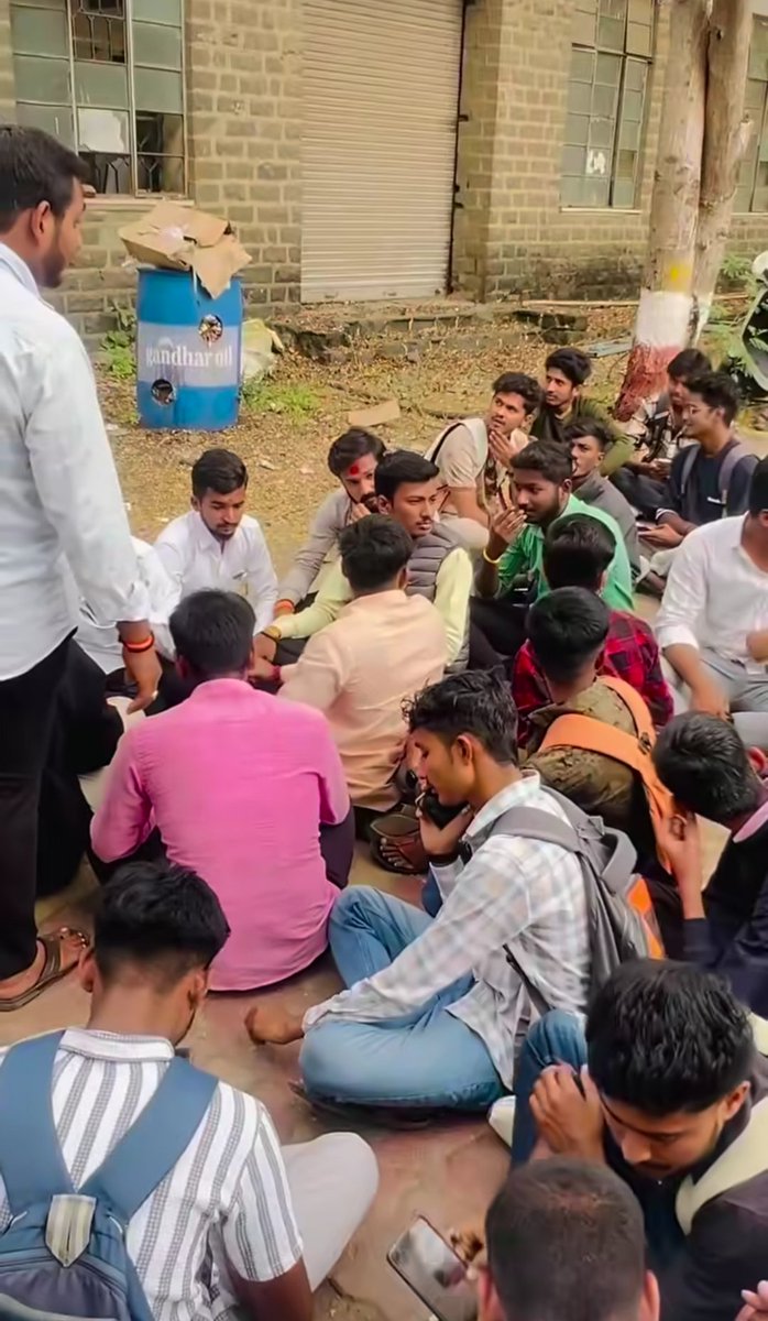 kh70984's tweet photo. विद्यार्थ्यांचे जीवनाशी खेळणारी University tii manje dbatu
#ScamDBATU #DBATUScam #ScamDBATUUniversity
@DbatuLive @maha_governor @CMOMaharashtra @Dev_Fadnavis @ChDadaPatil @Offical_AISU @samant_uday https://t.co/75rHMyffH3