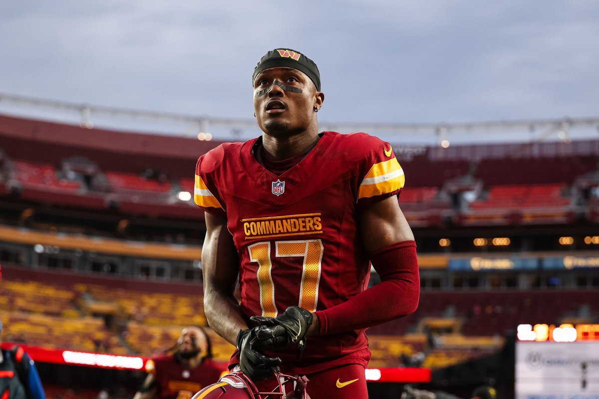 wamupnxt's tweet photo. Terry McLaurin #ProBowlVote 

• 61 REC
• 896 rec yds (3rd in NFL)
• 9 rec TDs (Tied 2nd in NFL) 
• 14.7 AVG per catch 
• Top 3 WR in the league  

1 vote = 1 repost https://t.co/qCw9XJUrRW