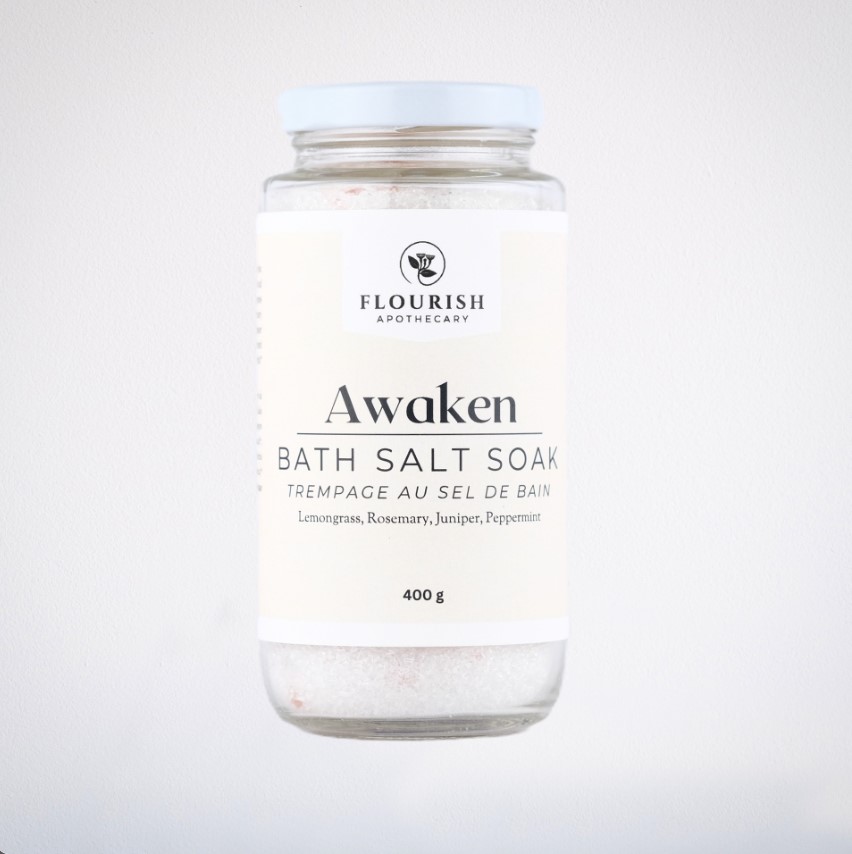 flourishapothbc's tweet photo. 🌟 𝑨𝒘𝒂𝒌𝒆𝒏 🌟

There's nothing like hopping into a steamy tub emitting the energizing aromas of lemongrass, rosemary, juniper, and peppermint. If you need a little pick-me-up, click the shop link below to grab a jar for yourself &amp; a loved one:
https://t.co/9DpeQnju8X https://t.co/lM6O8cUEmE