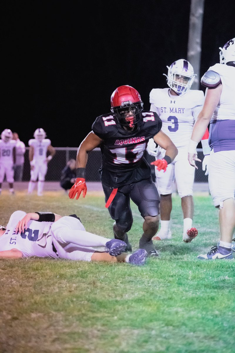 JoseTejeiro2's tweet photo. 60 tackles 
9 sacks 
15 TFL 
DE/TE/ATH 
https://t.co/C2g3s5c6oT
@CoachBurgz @STATrojansFB https://t.co/decXij6eld