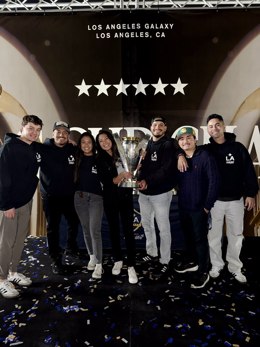 BarbaraManingat's tweet photo. Woke up this morning in tears because it’s finally settling in. We are CHAMPIONS 🏆🏆🏆🏆🏆🏆
I am so proud of my @LAGalaxy video team for bringing this season to you, for documenting and sharing the stories of this incredible club. For their sacrifices, creativity and passion🎥 https://t.co/Fc43fmiAZQ