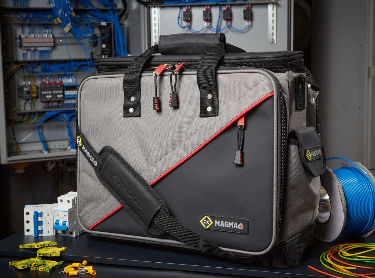 🎅Bet Santa wishes he had a Technician's Tool Case Plus! 
✨50 pockets, padded laptop compartment
✨waterproof base
✨durable &amp; comfy
perfect for presents or tools. Your call! 🎁🔧 
🔎Product Code: MA2632
#ToolCase #SantaReady