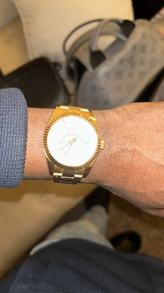 KentuckyRickk's tweet photo. 50k Watch Bitch Stop Playing With Me #SkyDweller https://t.co/icZS5TK5bo