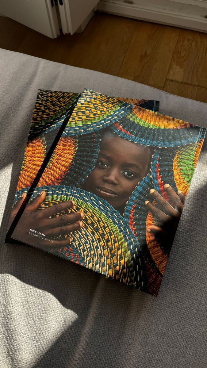 Aboya_8's tweet photo. Between these pages lies a lovely place to be—moments frozen in time, treasures of the heart, and a journey to infinity.

My first book 📖 is out now! 😊❤️ https://t.co/dCBcv4GPtY