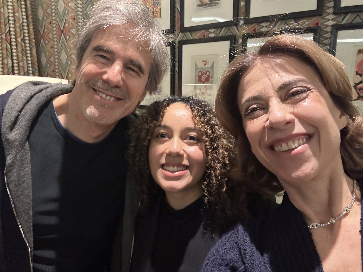 sofiaferrsantos's tweet photo. Had the privilege of interviewing the brilliant Fernanda Torres &amp; Walter Salles today about their film, Ainda Estou Aqui (I’m Still Here).

And on the day the film received two Golden Globe nominations, Best Non-English Language Film and Best Actress! 🎬🍿 https://t.co/6aj7AeBqsa