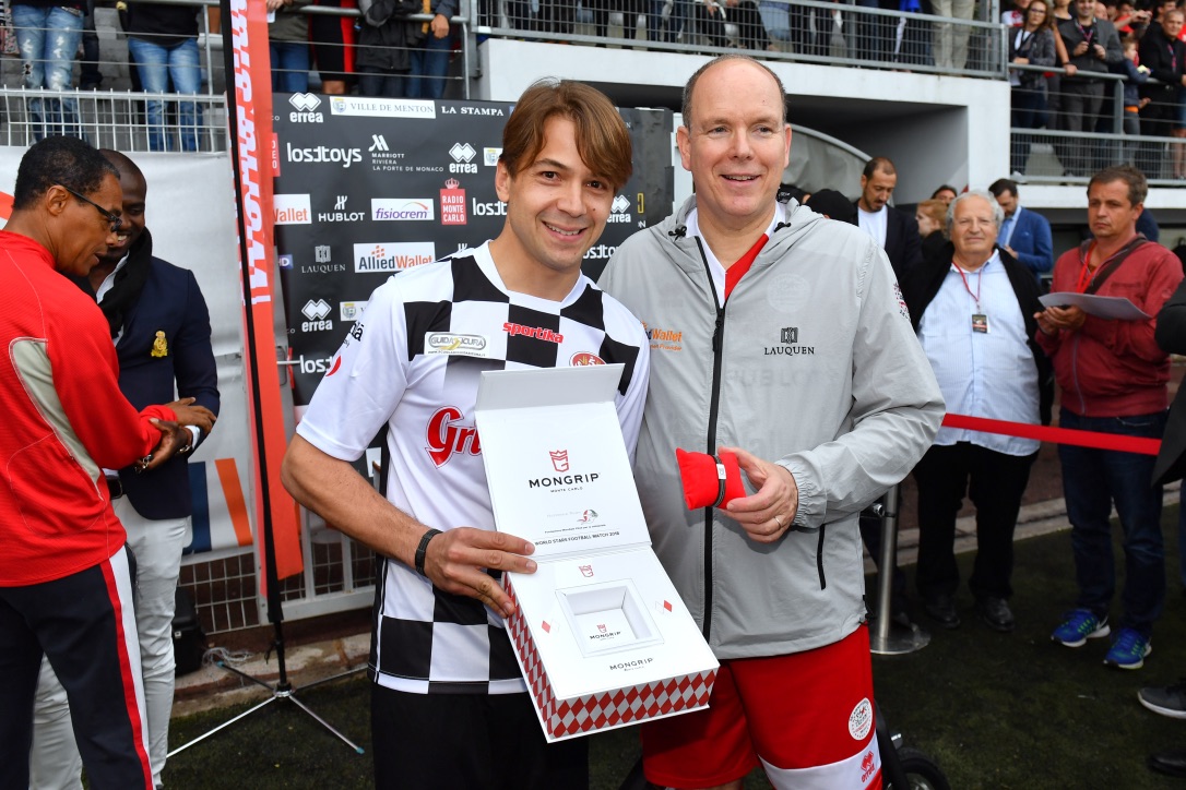 Throwback to the 2018 World Stars Football Match ⚽️
You may recognise some familiar faces posing with <a href="/augustofarfus/">Augusto Farfus</a> and MONGRIP 👀

#MONGRIP #F1 #Formula1 #RacingFashion