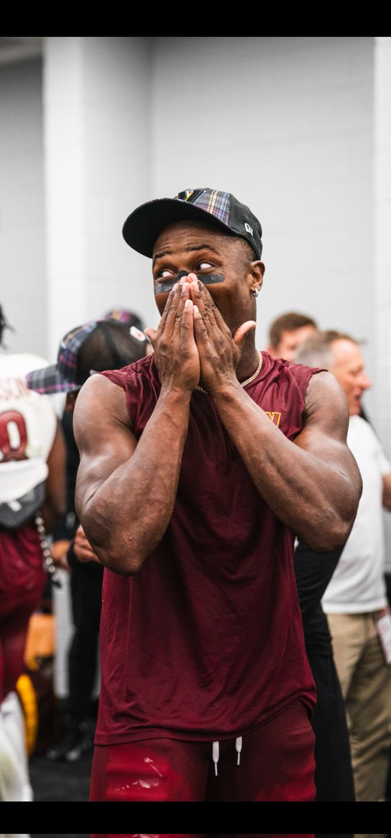 JamesJubane's tweet photo. Social Media Voting is now open.
Every RT counts as a vote. LETS GET IT!    #RaiseHail      

Jayden Daniels #ProBowlVote         
Terry McLaurin #ProBowlVote         
Frankie Luvu #ProBowlVote         
Dante Fowler Jr #ProBowlVote https://t.co/5JnGS0U1b5