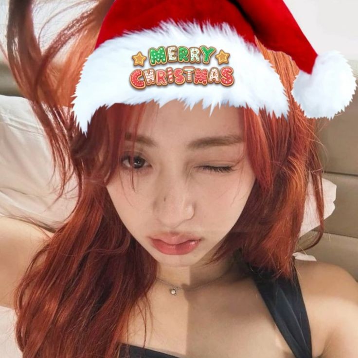 holiii, soy nueva y
busco mutuals para interactuar!!
me gustan los girl groups sobretodo lesserafim e illit, animes de romance, jojos y los jueguitos (lol, idv, standoff, valo