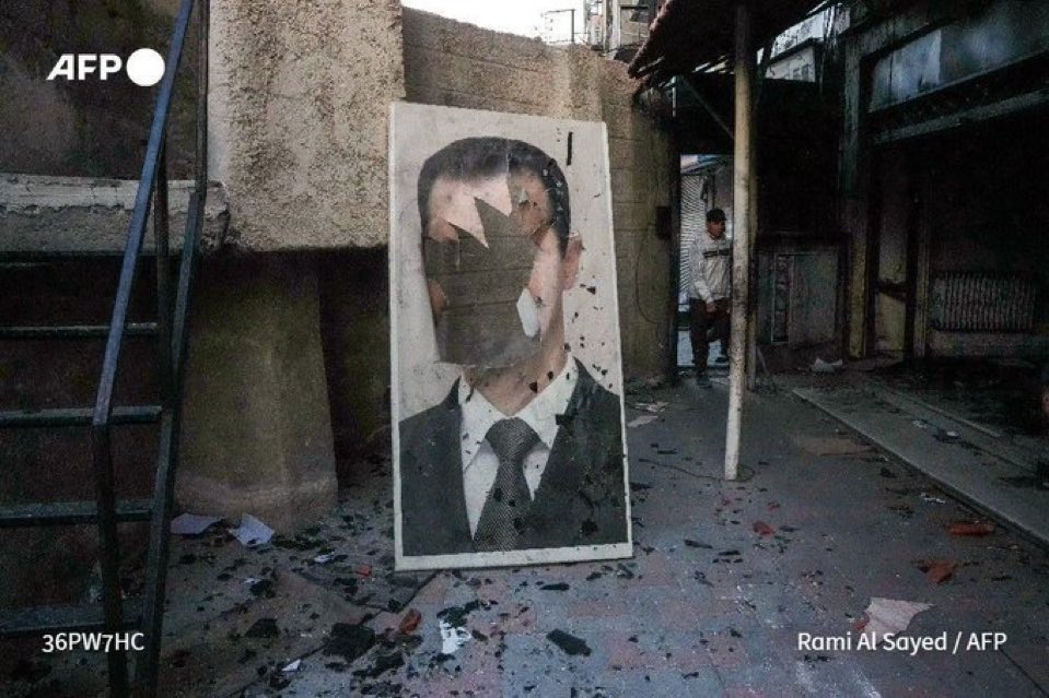 Jeunes_Ecolos's tweet photo. Au lendemain de la libération de la Syrie et de la chute du régime tyrannique d’El Assad, nous pensons aux millions de personnes si soulagées et pleines d’espoir pour leur avenir.

Le peuple syrien doit être libre de retrouver sa souveraineté, sa stabilité et de se reconstruire. https://t.co/G1OxKbbWvo