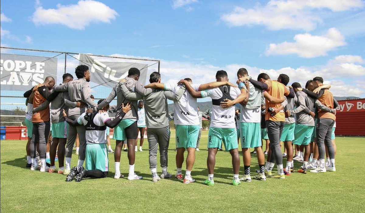 SoyMiguelParis's tweet photo. ¡Situación contractual de algunos jugadores de la plantilla de @SantaFe 🇮🇩!

📌 Mosquera Marmolejo: finaliza contrato
📌 Julián Millán: finaliza contrato
📌 Elvis Perlaza: finaliza contrato
📌 Juan Pablo Zuluaga: finaliza contrato
📌 Marcelo Ortiz: finaliza contrato
📌 Facundo Agüero: finaliza contrato 
📌 Agustín Rodríguez: finaliza contrato

*Está por confirmarse la renovación de algunos de los mencionados.

📌 Hugo Rodallega: 1 año
📌 Daniel Torres: 1 año
📌 Harold Santiago Mosquera: 1 año
📌 Iván Scarpeta: 6 meses

Varios jugadores tienen programadas reuniones con las directivas para definir su futuro.