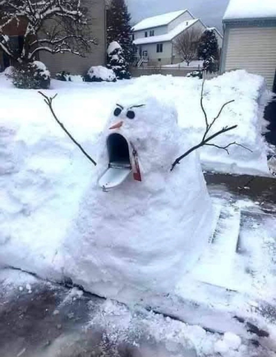 It's #winter so stay #warm and #ridewithus at #swooptaxis 📲🚖 #letusswoopyouup #taxi #taxis #swindon #snow #snowman