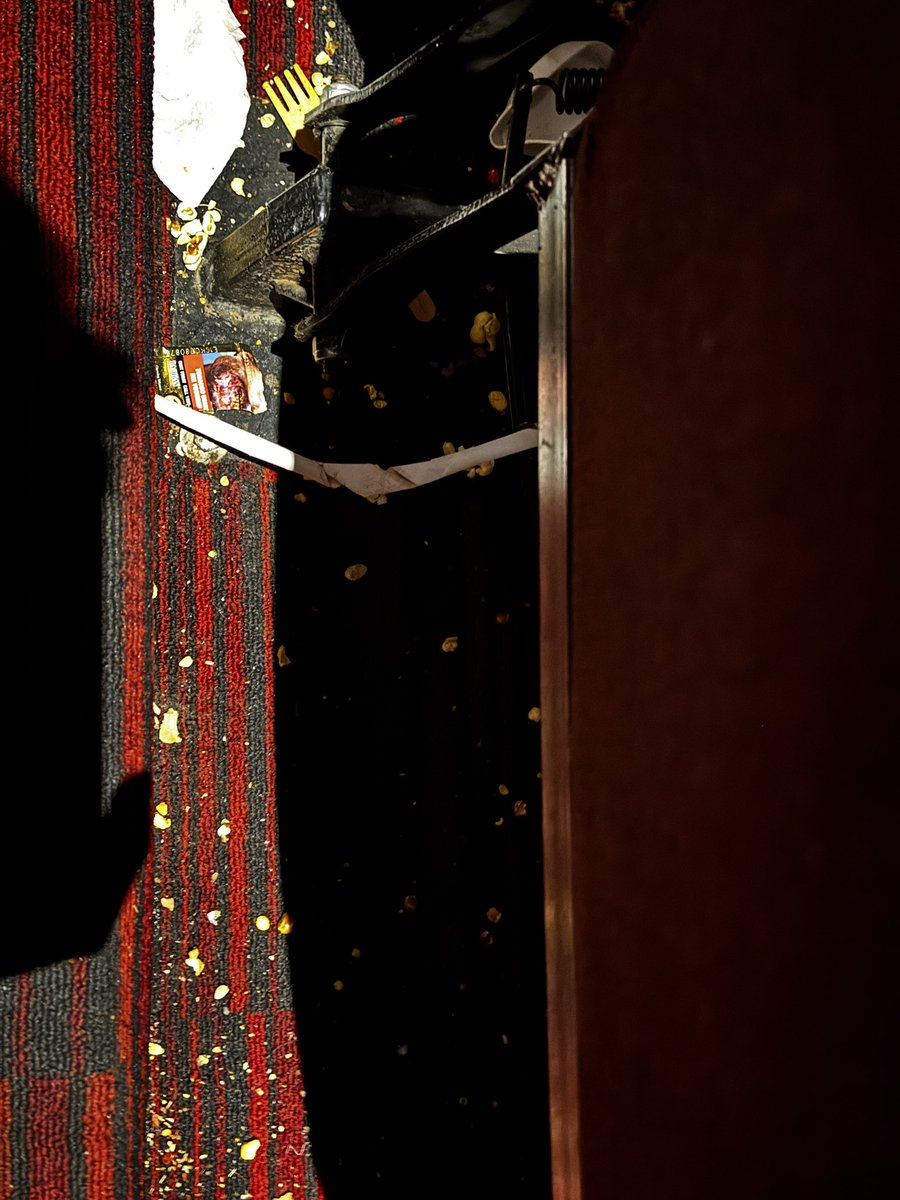 HBhesania's tweet photo. Just wanted to share my thoughts about the movie theatres. I've noticed that they are really untidy &amp; it seems like the hygiene levels aren't being taken care of properly. It's kind of disappointing because it affects the overall experience. I hope they can improve on this soon! https://t.co/t7IMqHj70S
