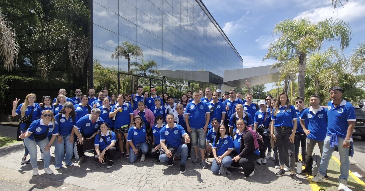 Soy_comercio's tweet photo. Nosotros Siempre Azules 💙
Nosotros Siempre En Unidad 💙
Nosotros Nunca Desteñimos 🩵
Como todos los años, decimos presente en la asamblea Ordinaria de Afiliados y Afiliadas de nuestro Sindicato #ComercioCapital
@Cavalieri_SEC @CarlosPerezSEC @sabriparedessec @Sergio_OrtizOk https://t.co/DgRb3xVXtV