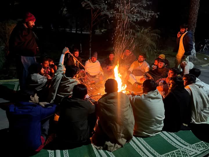 jamiat_pu_'s tweet photo. مطالبات کی منظوری تک دھرنا جاری۔۔۔۔۔ 
جمعیت جامعہ پنجاب❤

#Jamait #JamaitPrideOfPu #JamaitPU #punjabUniversity https://t.co/FS85nP6oo1
