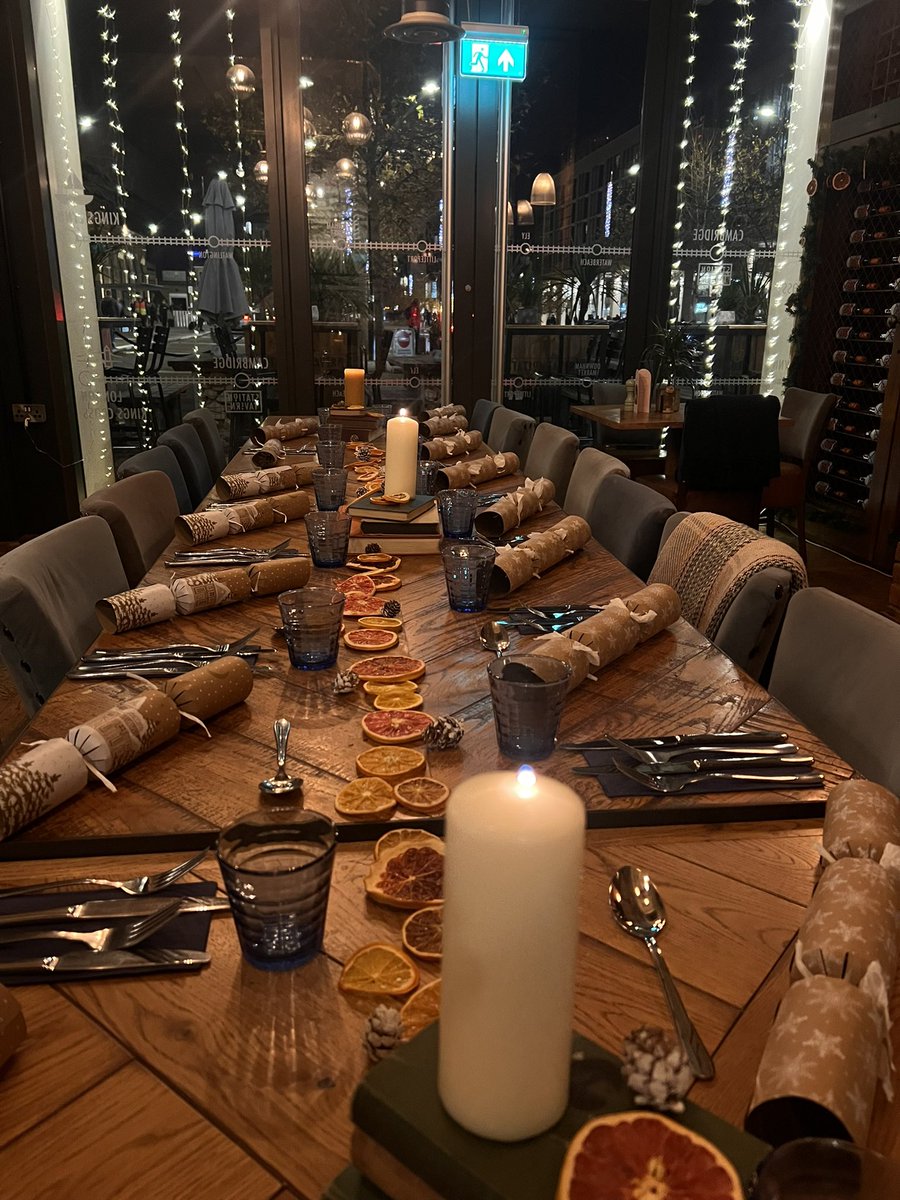 Our beautifully decorated sidings ready for another Christmas dinner party 🎄 

We can’t wait to celebrate with everyone over the next few weeks! 

Let’s party 🎉 

#youngs #cambridge #christmas #roast #dinner #party #fun #decorations