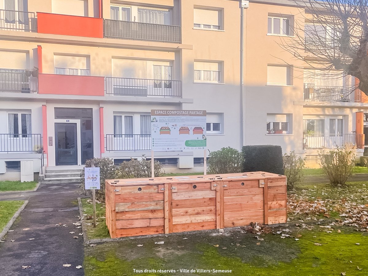 villerssemeuse's tweet photo. NOUVEAUX COMPOSTEURS COLLECTIFS🌿
La ville en collaboration avec @valodea08 a installé deux nouveaux composteurs collectifs en ville : rue du Docteur L'Hoste et Avenue du Gros Caillou 🏡

ℹ️ Informations, utilisation et bio seau sur : https://t.co/fIdB3yI22r ✅ https://t.co/RFQyYWDdfy
