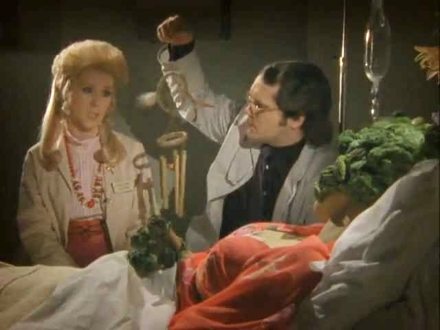 EugWSerra's tweet photo. On January 29, 2004, Garth Marenghi's Darkplace premiered on television. #GarthMarenghisDarkplace #MatthewHolness
#RichardAyoade #MattBerry #AliceLowe #KimNoble https://t.co/rxw4DdUUzw
