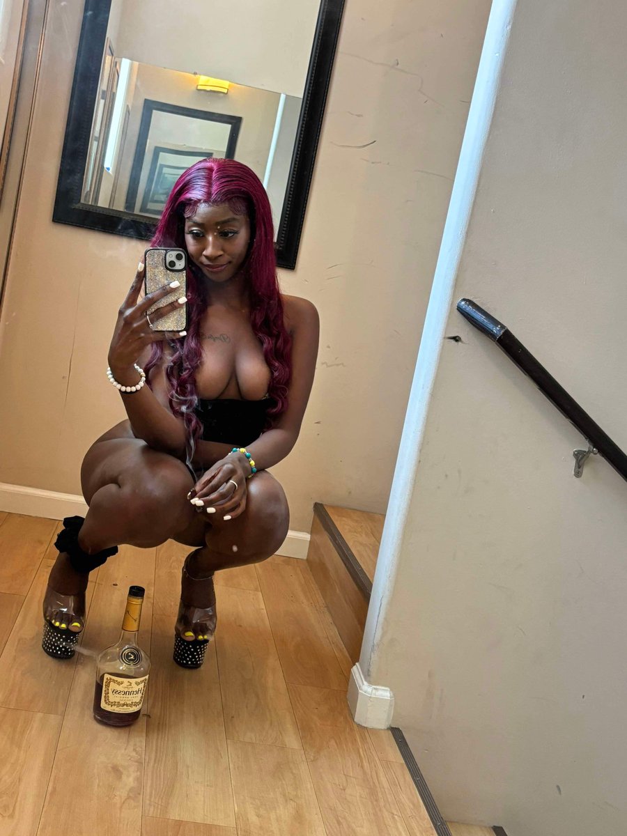 Boolenae's tweet photo. RATE ME 💋 1-10 then check your dm 😩👀 !!! #onlyfans #pornhub #lesbian https://t.co/6f2FhV265K