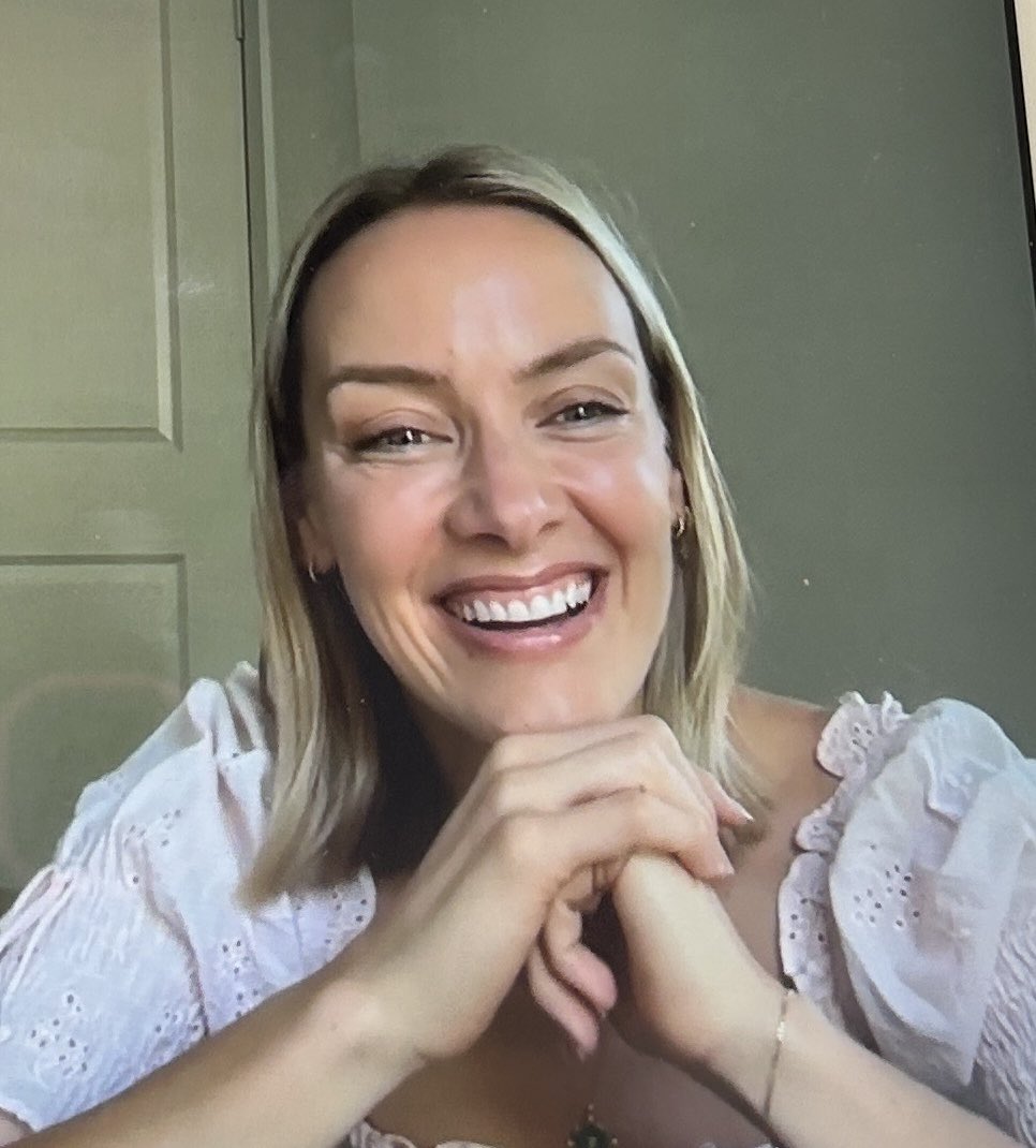 amey_smith3's tweet photo. Monday JOY ❤️❤️❤️ I hope y’all had an amazing weekend!!! #AnnaSilk #AmeysAnna #LostGirl #LostGirlRewatchPodcast #RachelSkarsten #Faemily #LostGirlFans https://t.co/FtHL7WXlq6