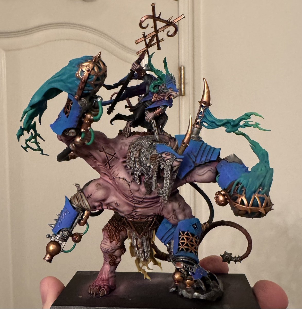 MattAbbott5's tweet photo. Fun weekend project, Thanquol &amp; Bonerripper! Just needs a base https://t.co/FqckOQBDqp