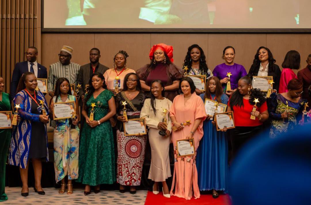 Likita, votre émission, vient de recevoir son 10ème trophées. Nous rendons grâce à Dieu et remercions sincèrement la fondation Alpha Perla pour cette reconnaissance. 
#MamanLikita #FemmeTuPeuxTout #FemmeTuEsForte