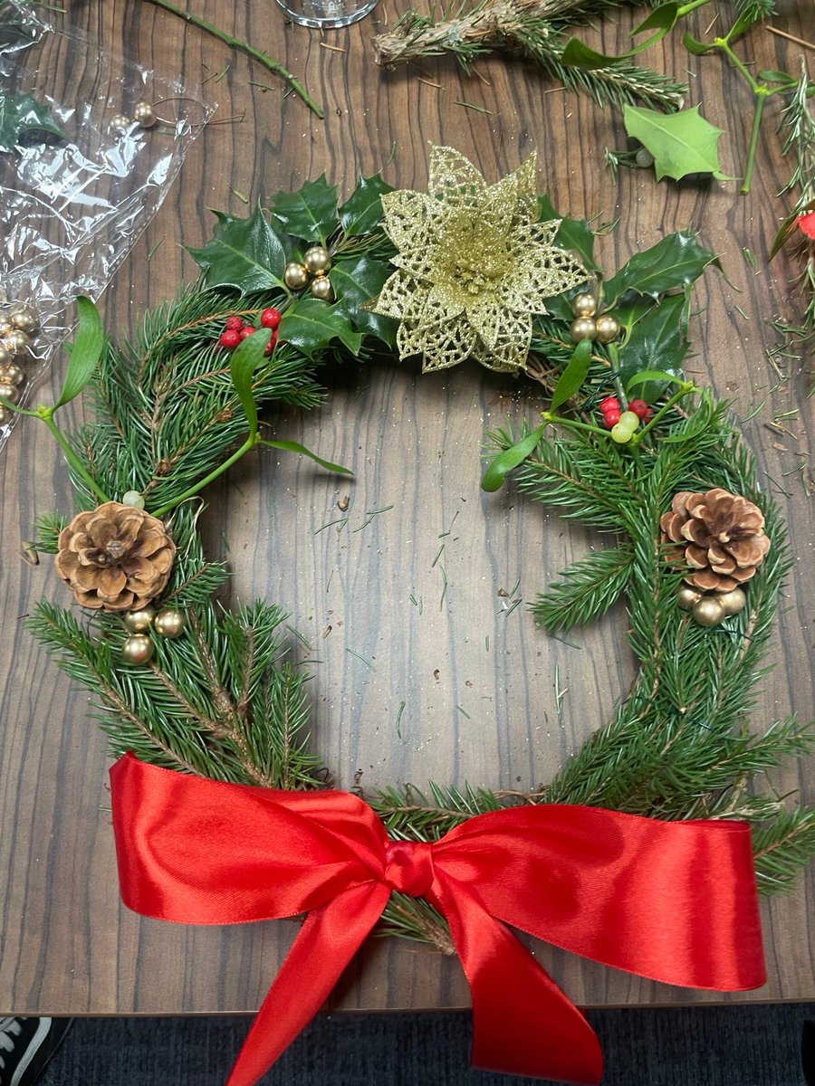 Beale_Law's tweet photo. Last week, our Bristol office got into the festive spirit with a Christmas wreath making social! 🎄

It was great to see everyone come together to unleash their creativity and craft some truly beautiful wreaths to celebrate the season.

See some of the festive wreaths below! ✨🎀 https://t.co/RY8iblyWHh